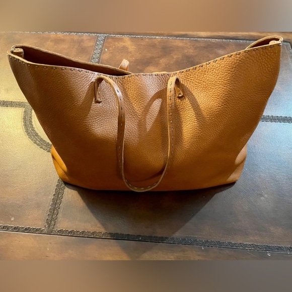 Fendi Handbags - Authentic Fendi Selleria Women’s Leather Tote